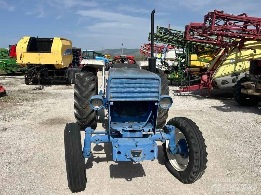 Universal 640 Tratores Agrícolas usados
