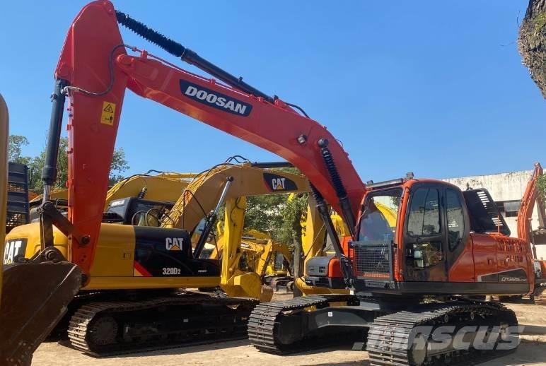 Doosan DX225 Escavadoras de rastos