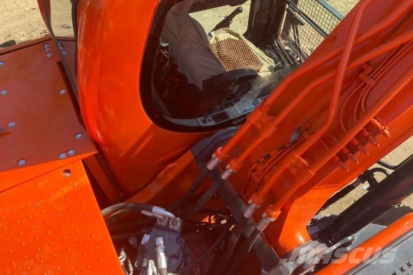 Doosan DX225 Escavadoras de rastos