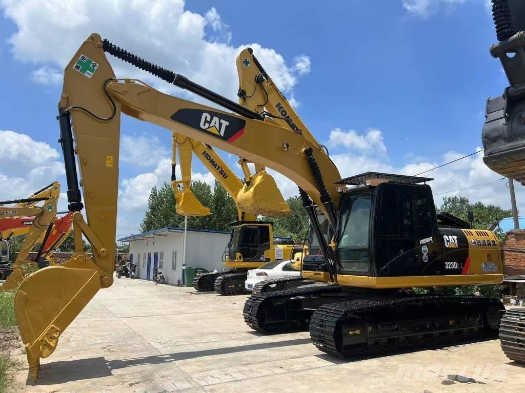 CAT 323 D Escavadoras de rastos