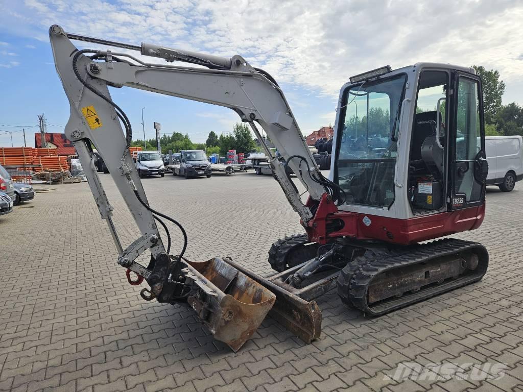 Takeuchi TB 235 Mini Escavadoras <7t