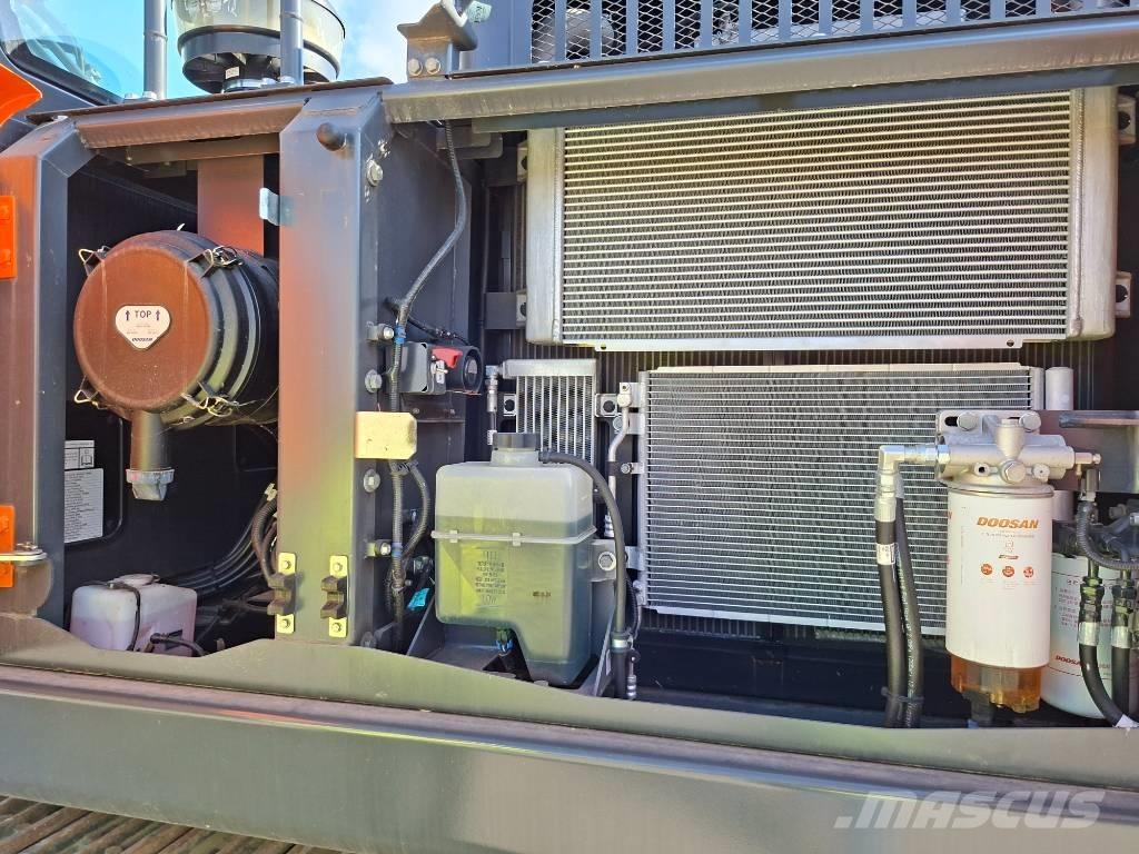 Develon DX225LC-7 Escavadoras de rastos