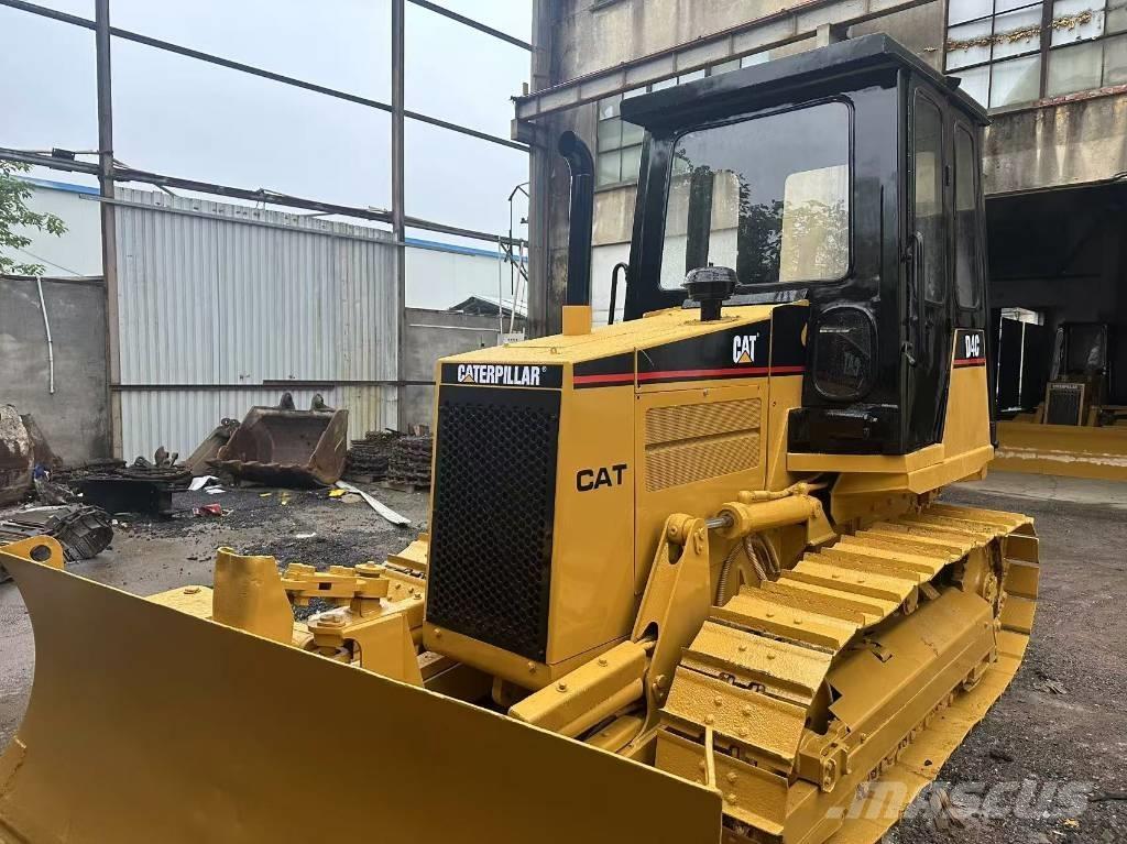 CAT D 4 C Dozers - Tratores rastos