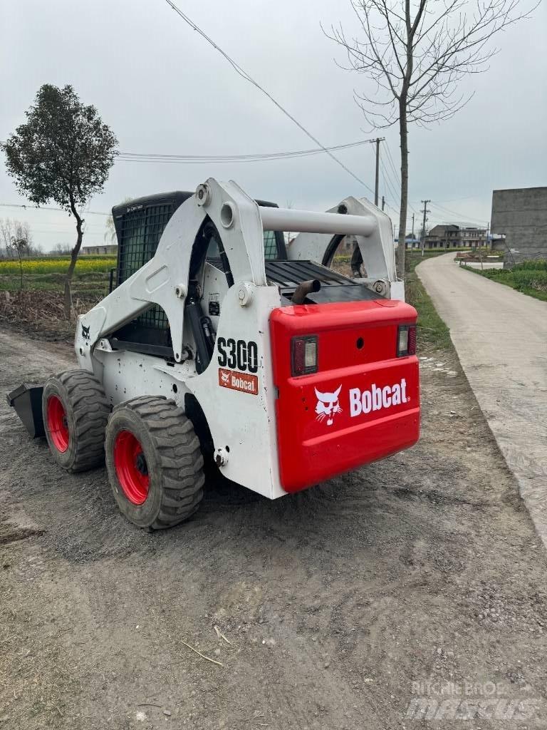 Bobcat S 300 Carregadoras de direcção deslizante