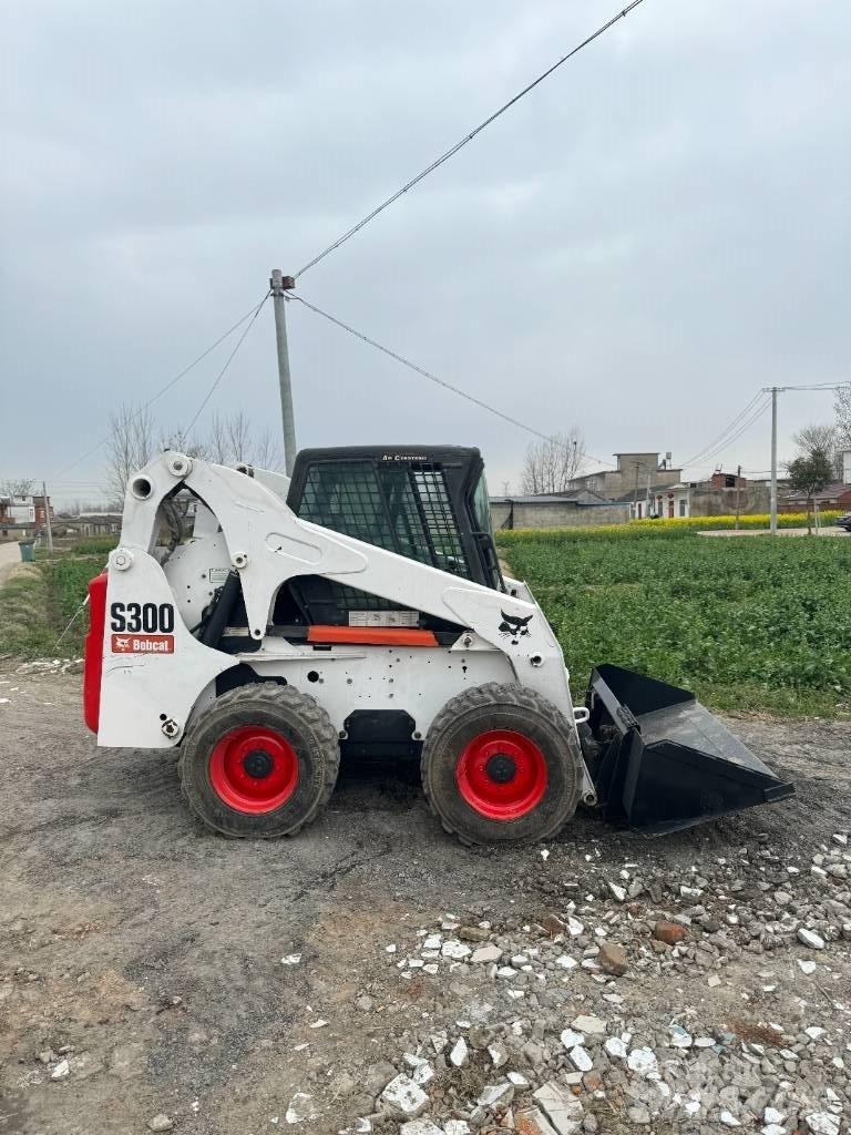 Bobcat S 300 Carregadoras de direcção deslizante