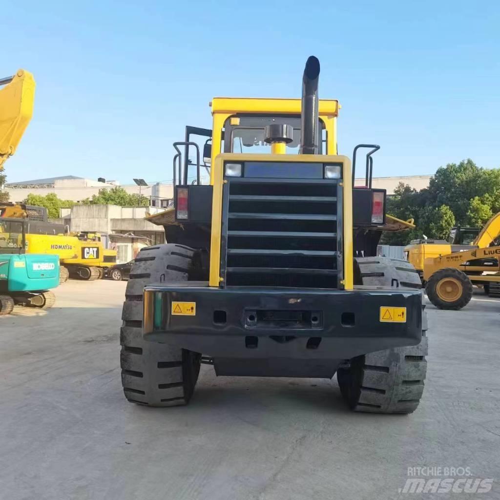 Komatsu WA 320-5 Pás carregadoras de rodas