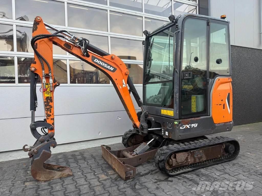 Doosan DX19 Mini Escavadoras <7t