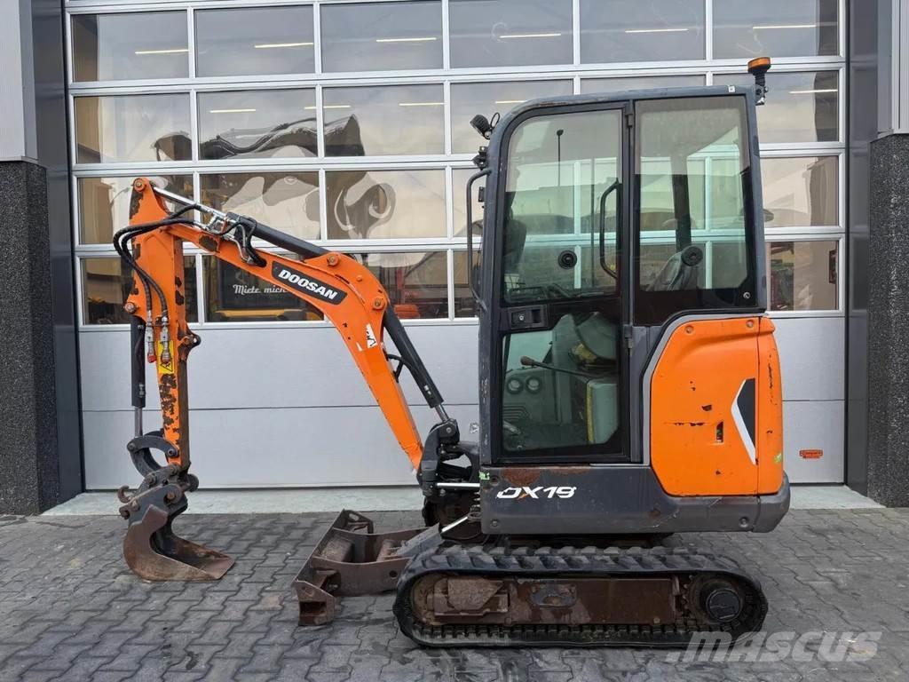 Doosan DX19 Mini Escavadoras <7t