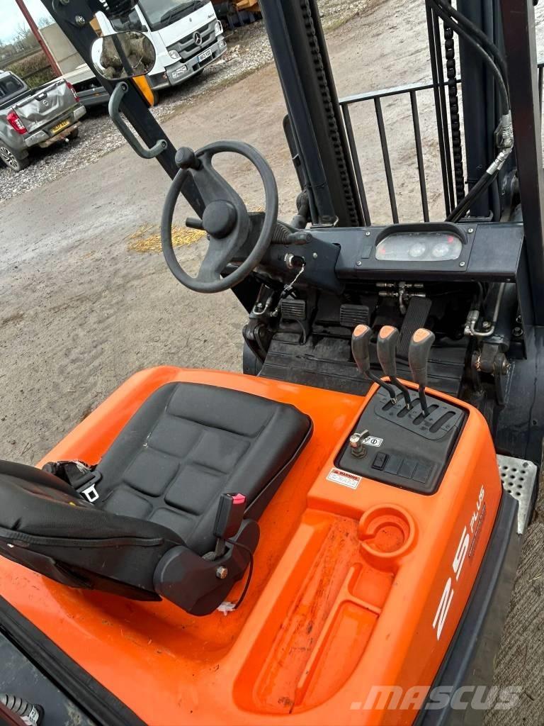 Doosan G 25 GP Plus Empilhadores a gás