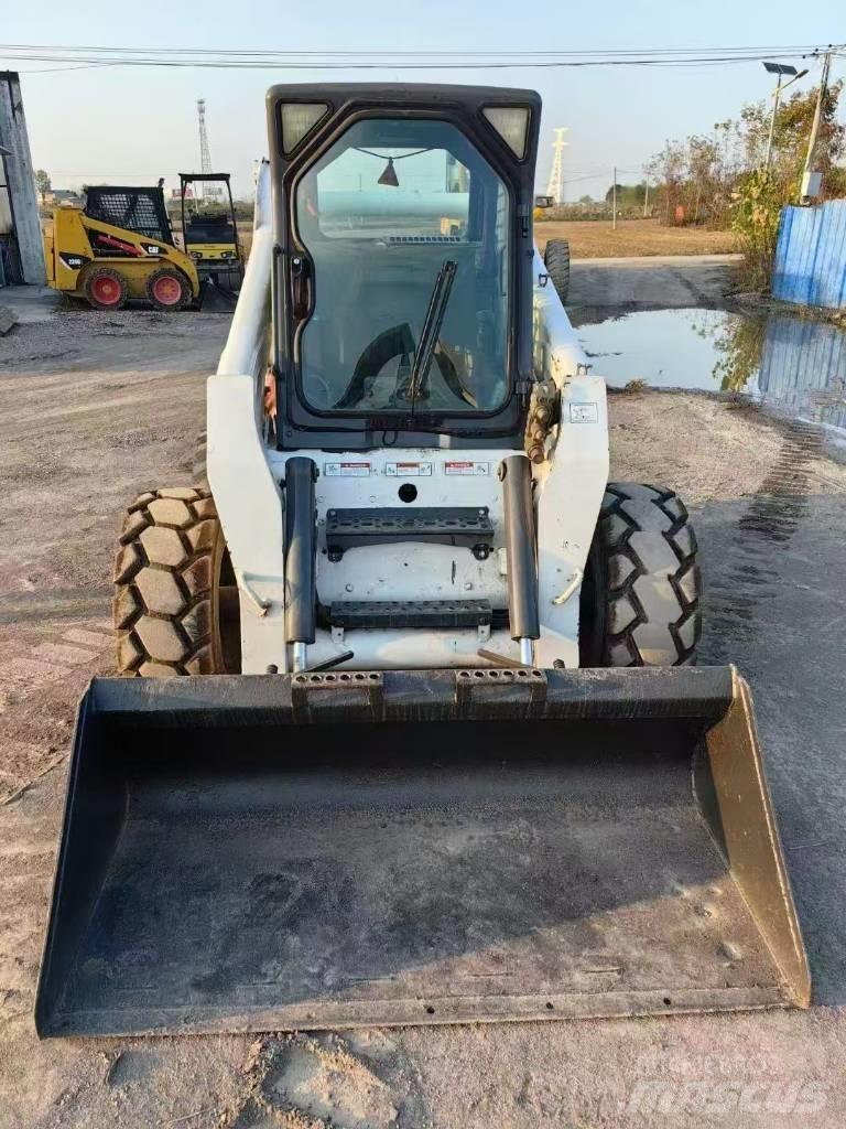 Bobcat S 300 Carregadoras de direcção deslizante