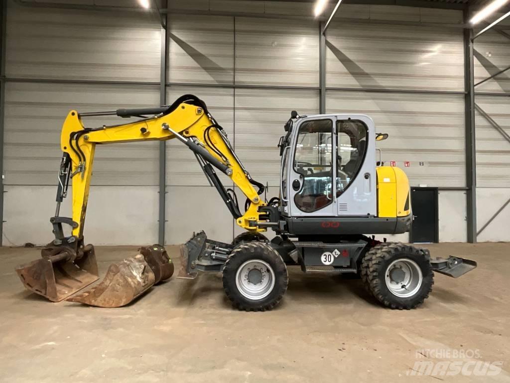 Neuson EW 100 Escavadoras de rodas