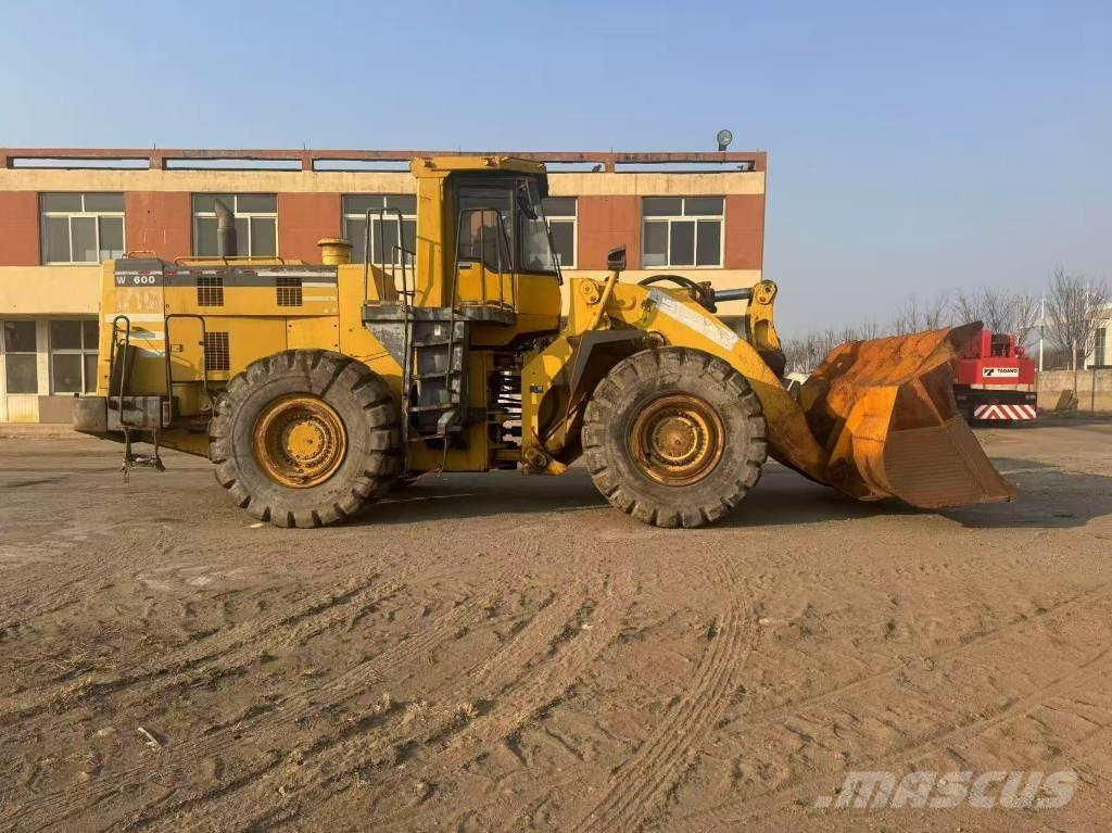 Komatsu WA 600-3 Pás carregadoras de rodas