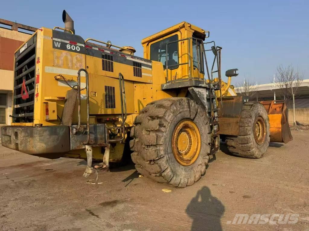 Komatsu WA 600-3 Pás carregadoras de rodas