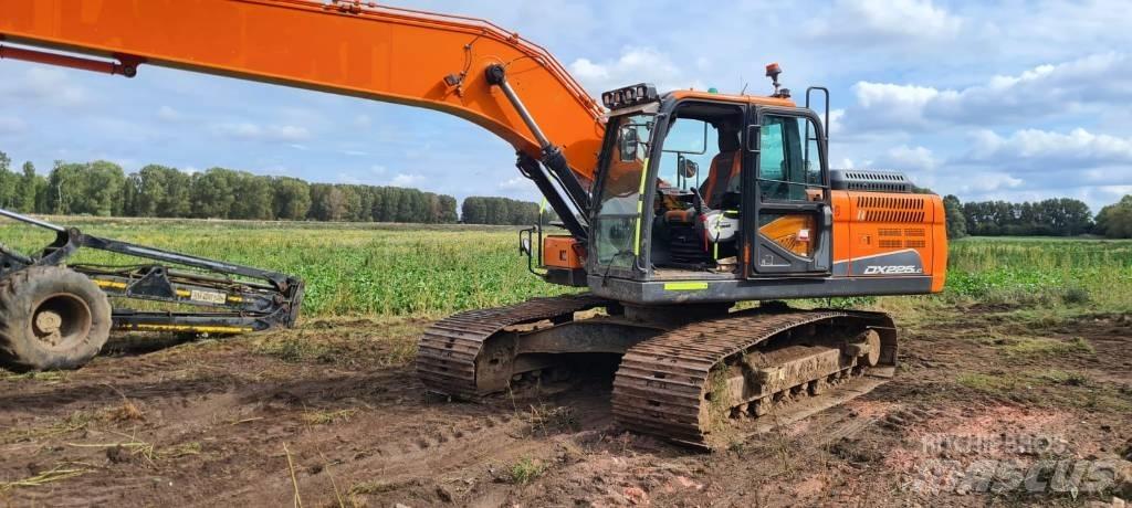 Doosan DX 225 LC-5 Escavadoras de rastos