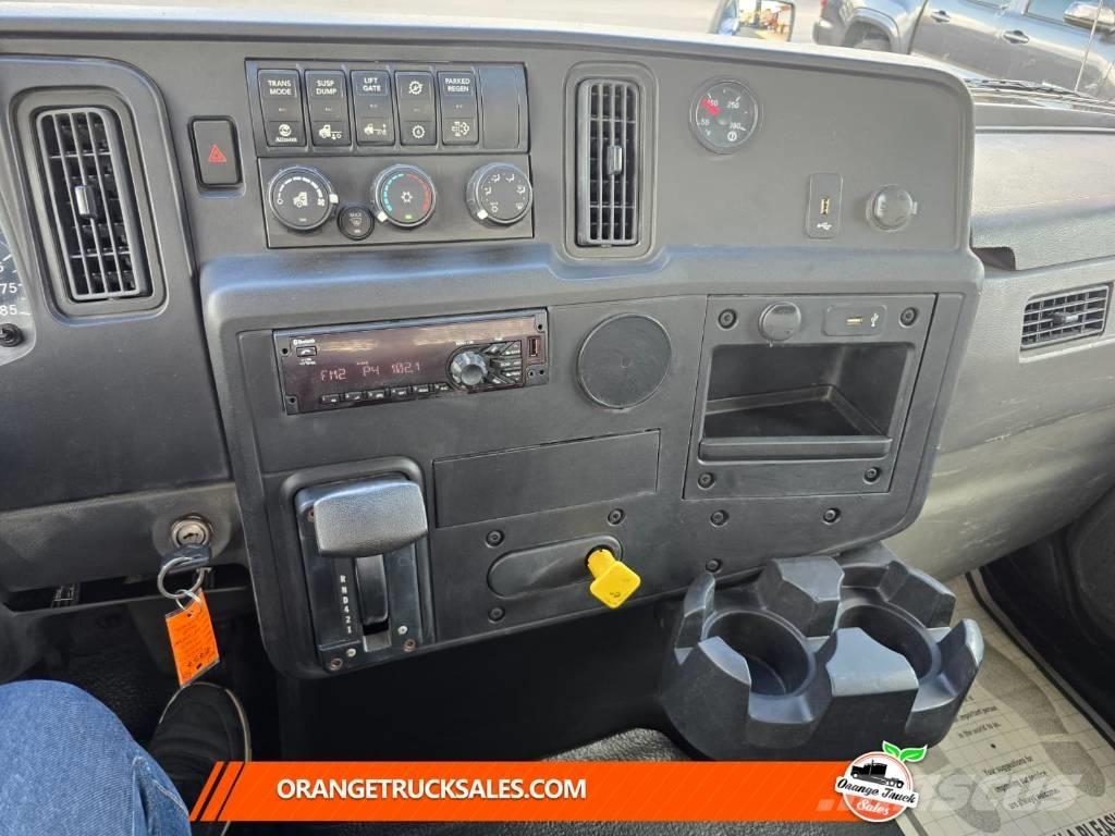 International MV607 Camiões estrado/caixa aberta