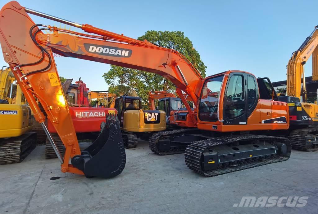 Doosan DX 225 LC Escavadoras de rastos