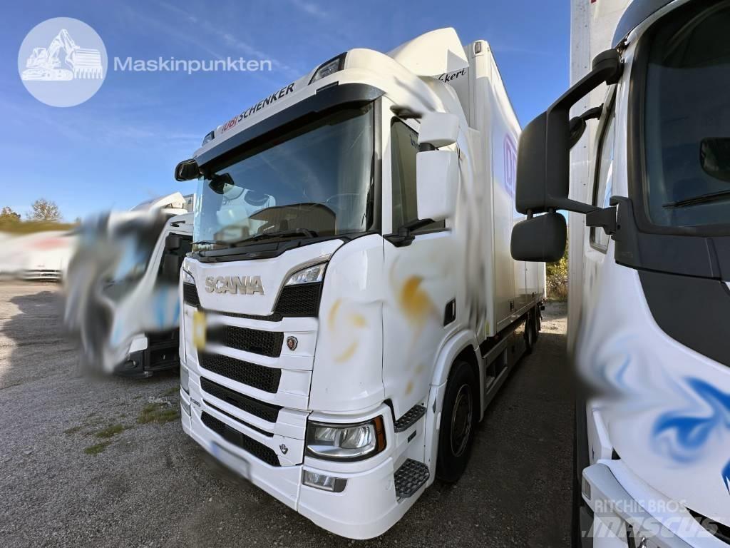 Scania R 580 Camiões de caixa fechada