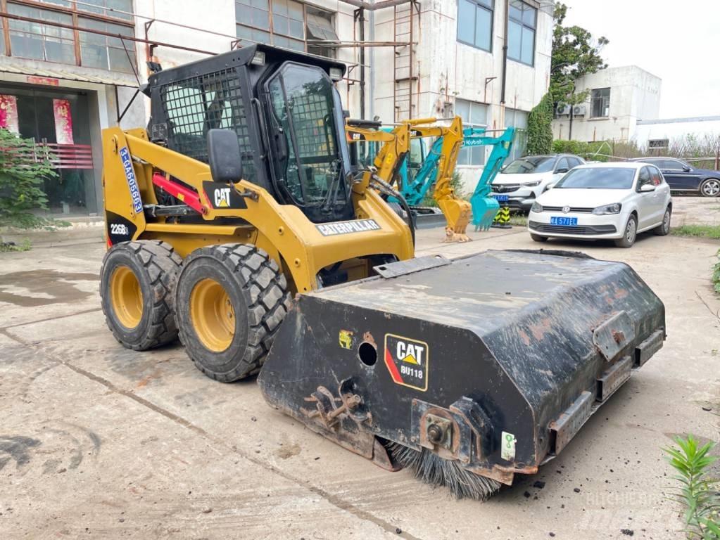 CAT 226B Carregadoras de direcção deslizante
