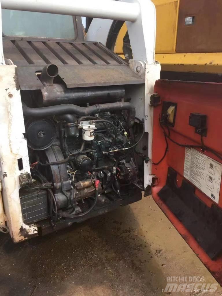 Bobcat S 300 Carregadoras de direcção deslizante