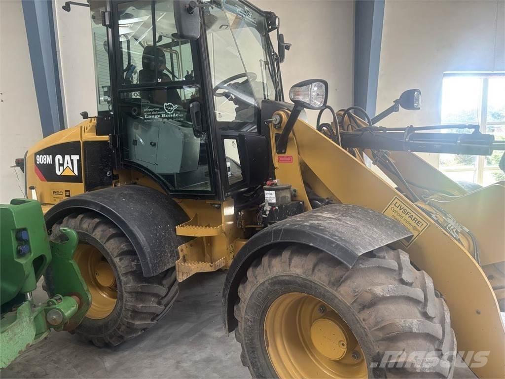 CAT 908M Carregadora multifunções