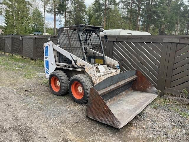 Bobcat 743 Carregadoras de direcção deslizante