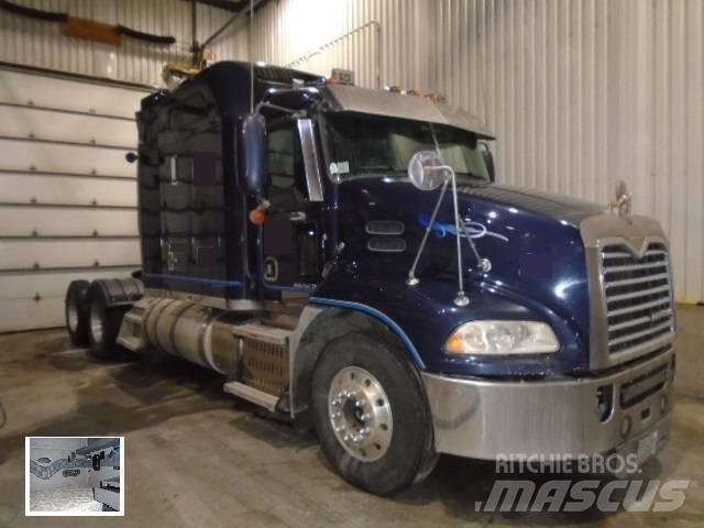 Mack CXU 613 Tractores (camiões)
