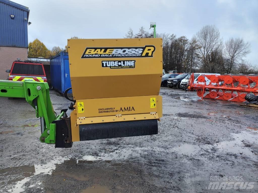  Bale Boss R 4500 Cortadores, moinhos e desenroladores de fardos