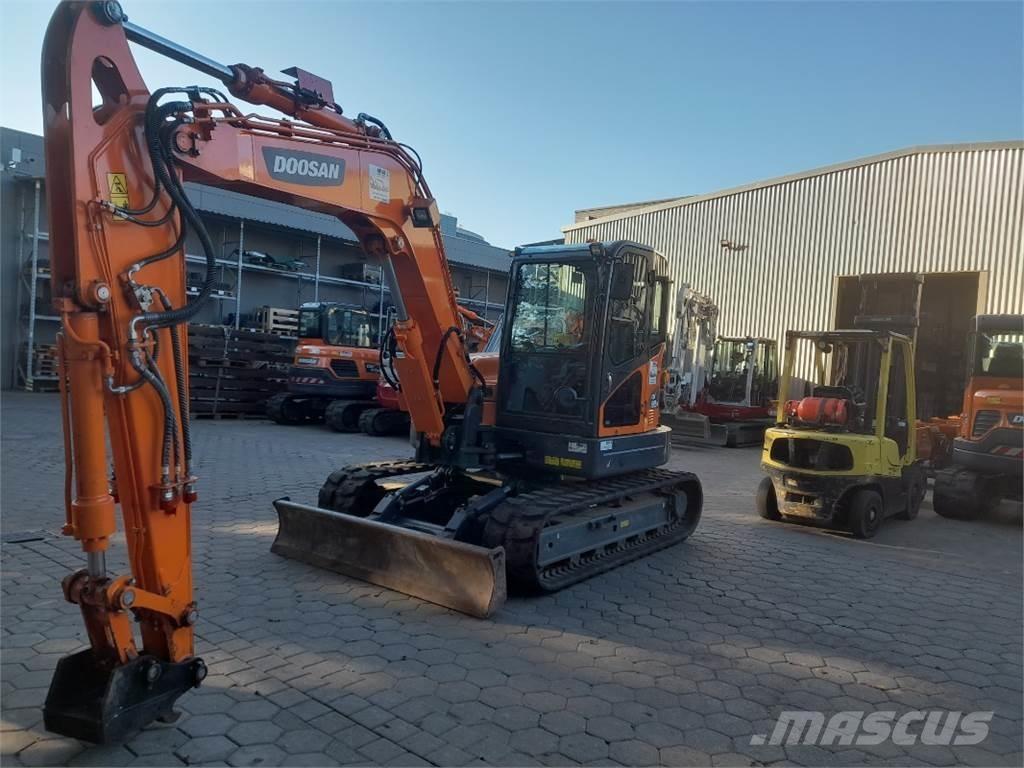 Doosan DX85R-3 Escavadoras Midi 7t - 12t