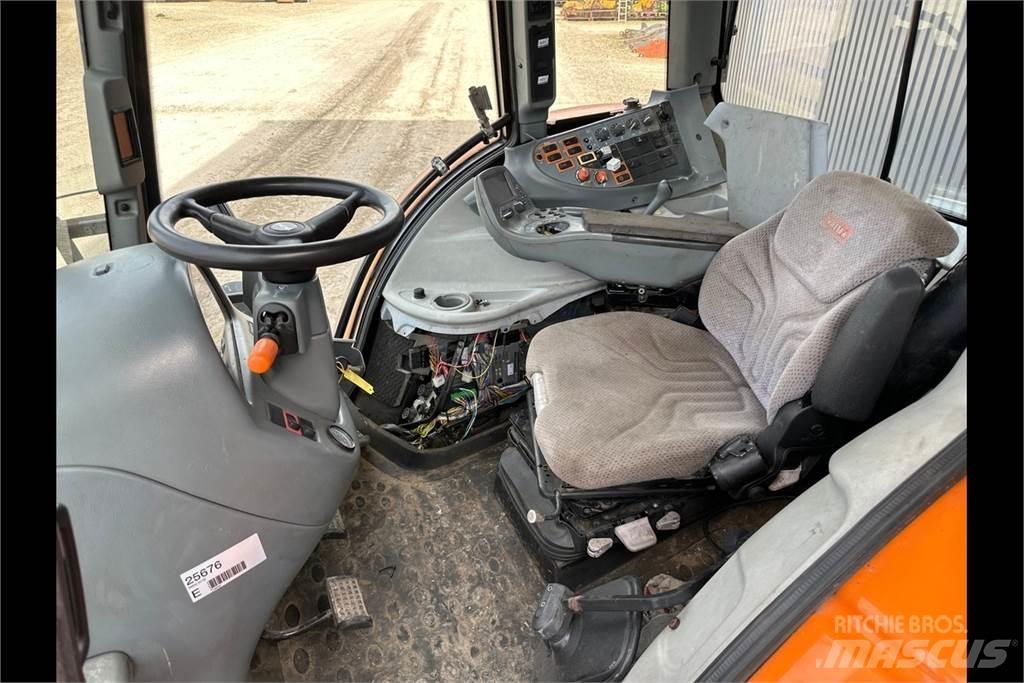 Valtra N142 Tratores Agrícolas usados