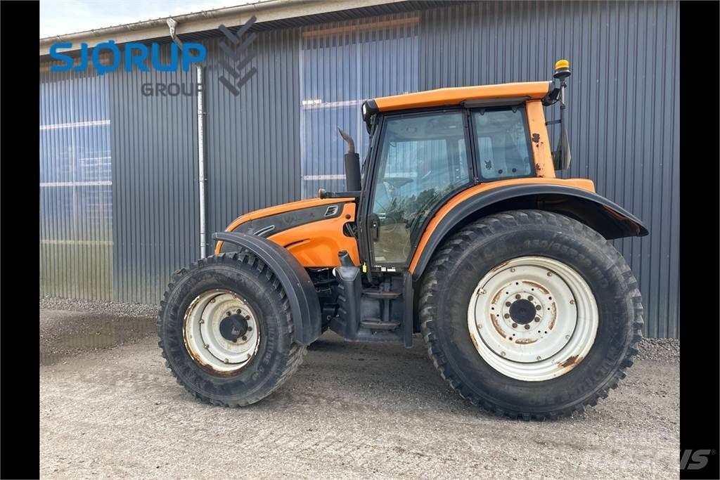 Valtra N142 Tratores Agrícolas usados