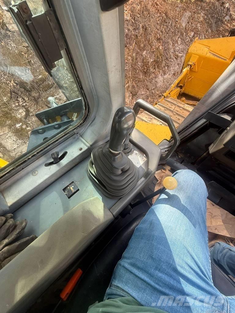 Komatsu D 65 EX 12 Dozers - Tratores rastos