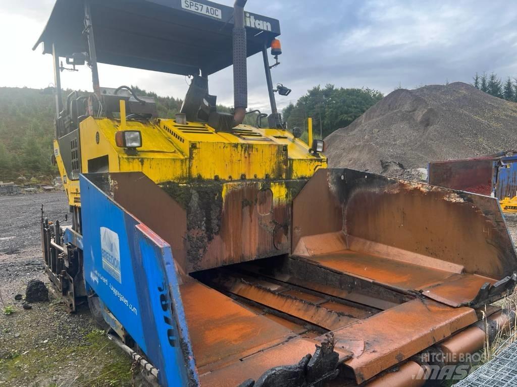Titan 6870 Paver Pavimentadoras de asfalto