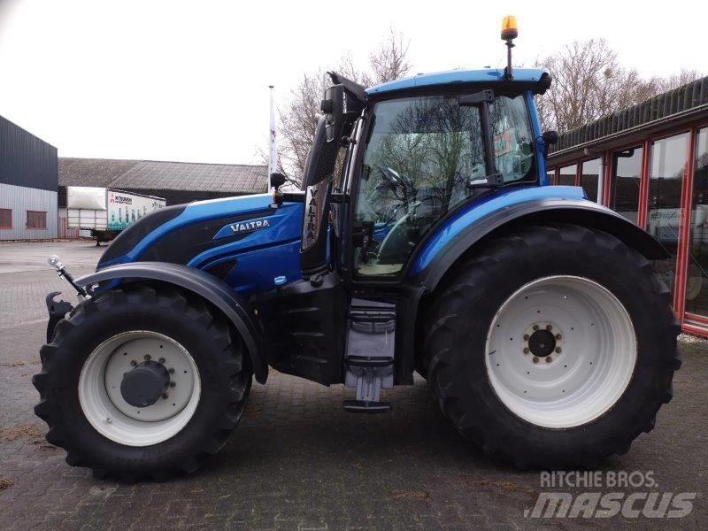 Valtra T234 D Tratores Agrícolas usados