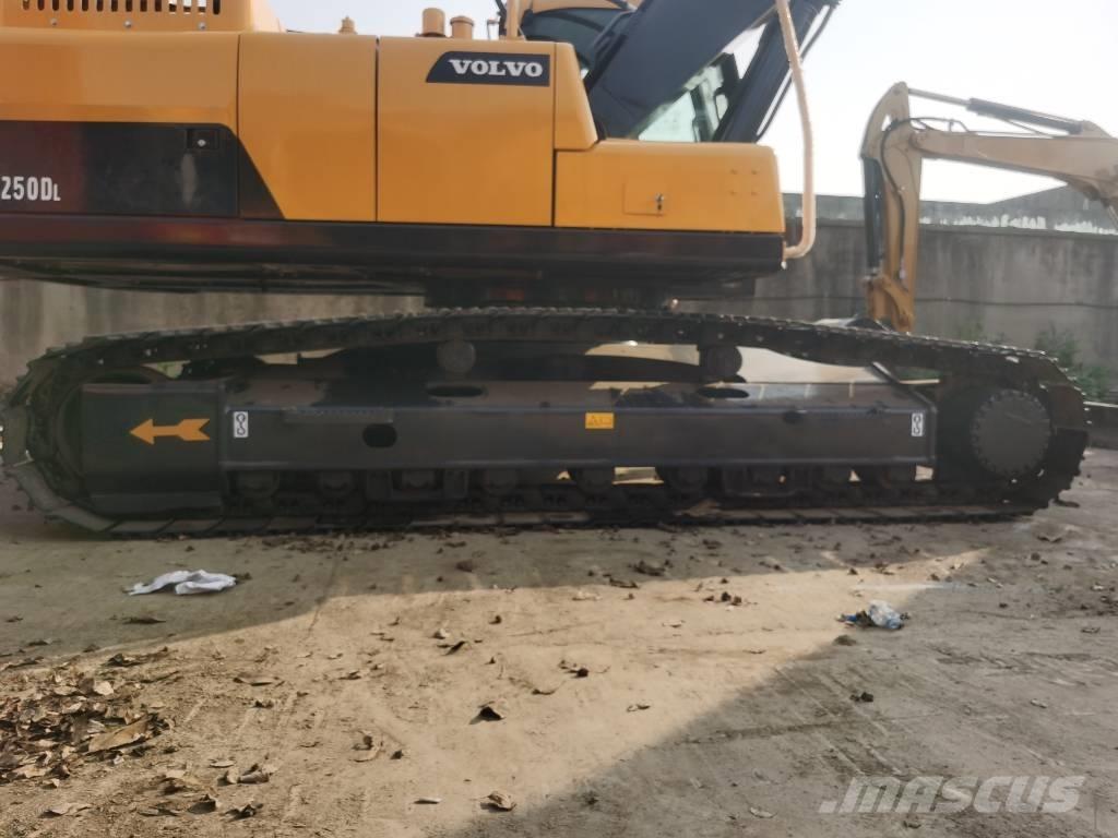 Volvo EC 250 D L Escavadoras de rastos
