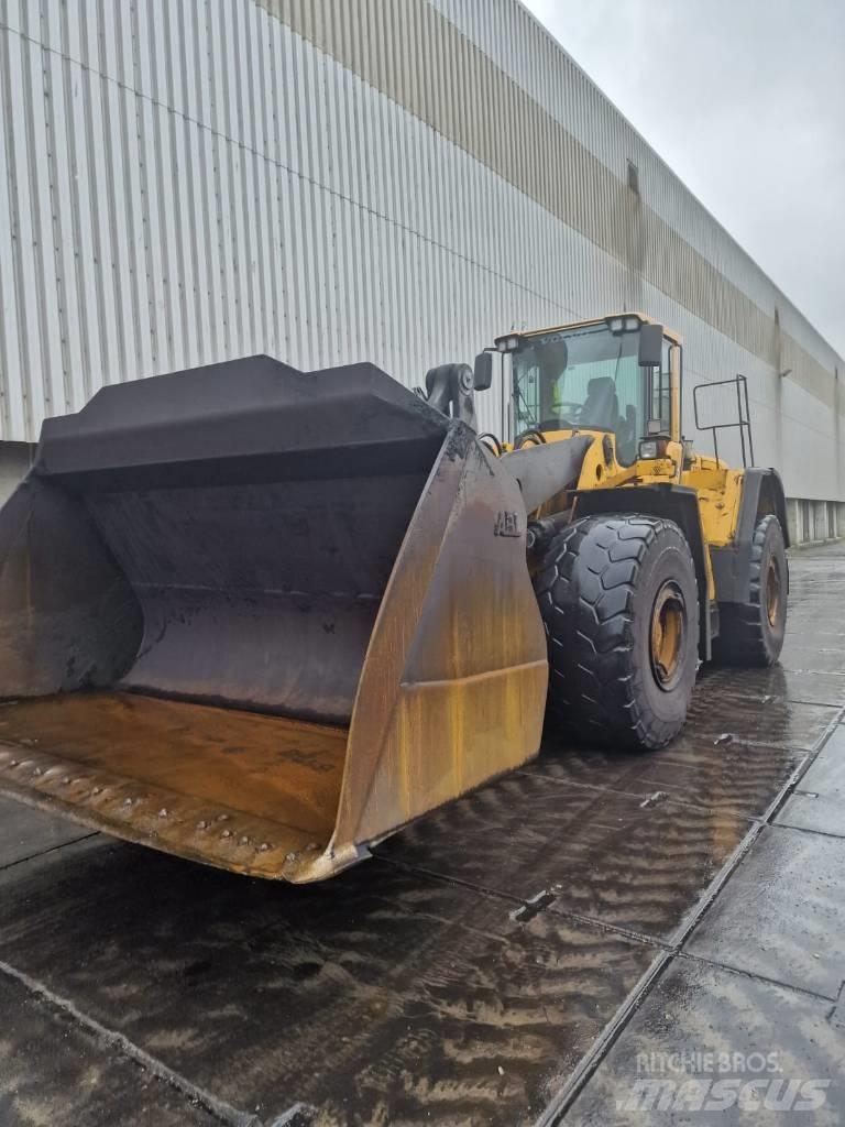 Volvo L 220 F Pás carregadoras de rodas