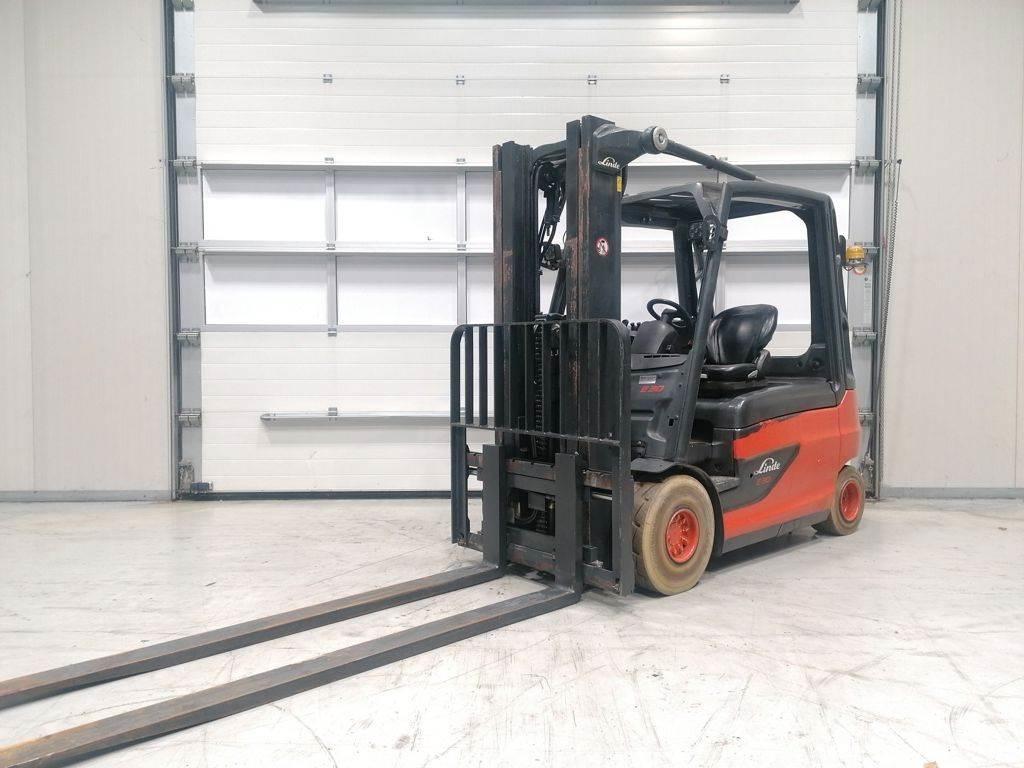 Linde E30L-01 Empilhadores eléctricos