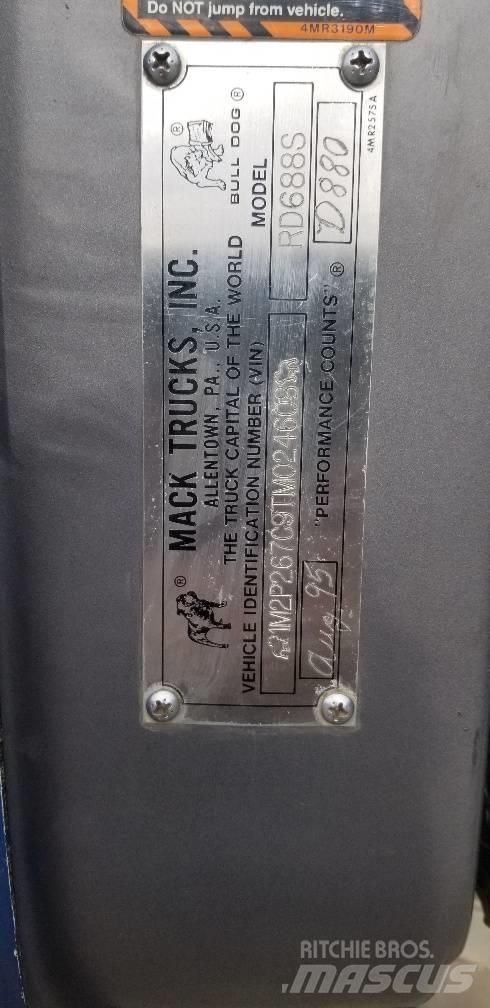 Mack RD 688 S Camiões basculantes