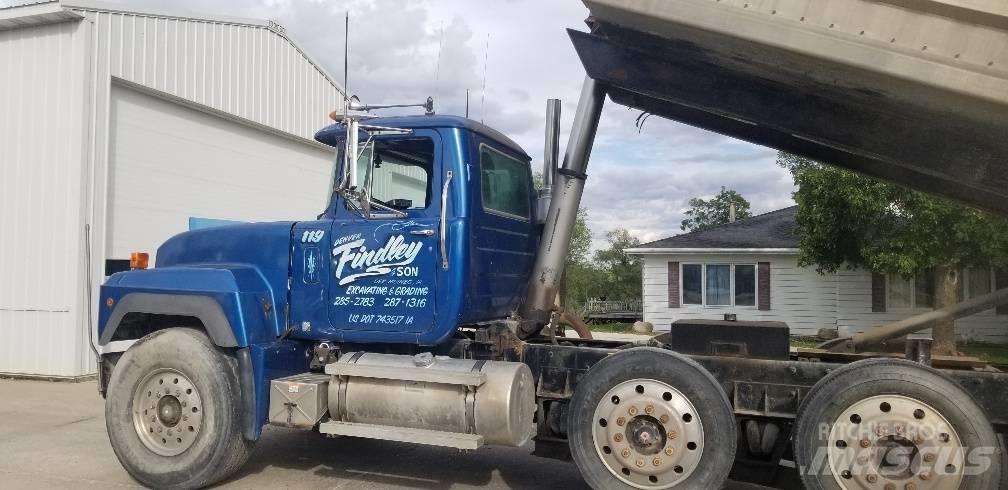 Mack RD 688 S Camiões basculantes