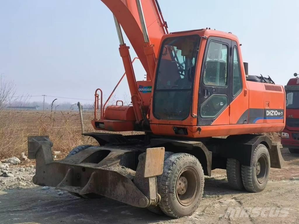 Doosan DH210W-7 Escavadoras de rodas