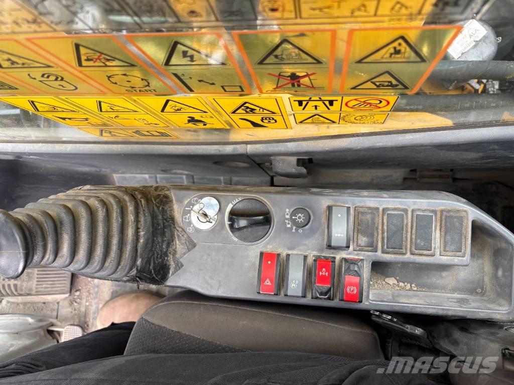 Komatsu PW148-11 Escavadoras de rodas