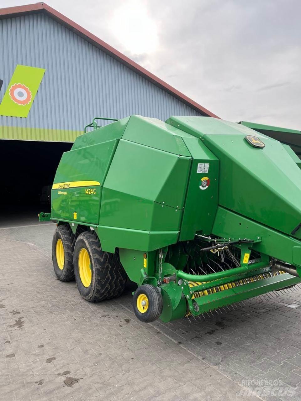 John Deere 1424 C Enfardadeira de fardos quadrados