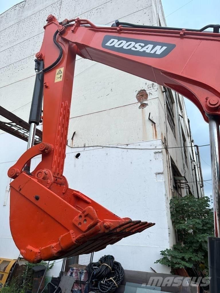 Doosan DX 60 Mini Escavadoras <7t