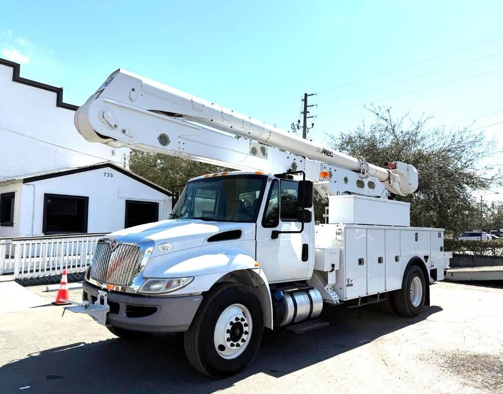 Altec AA 55 Plataformas aéreas montadas em camião