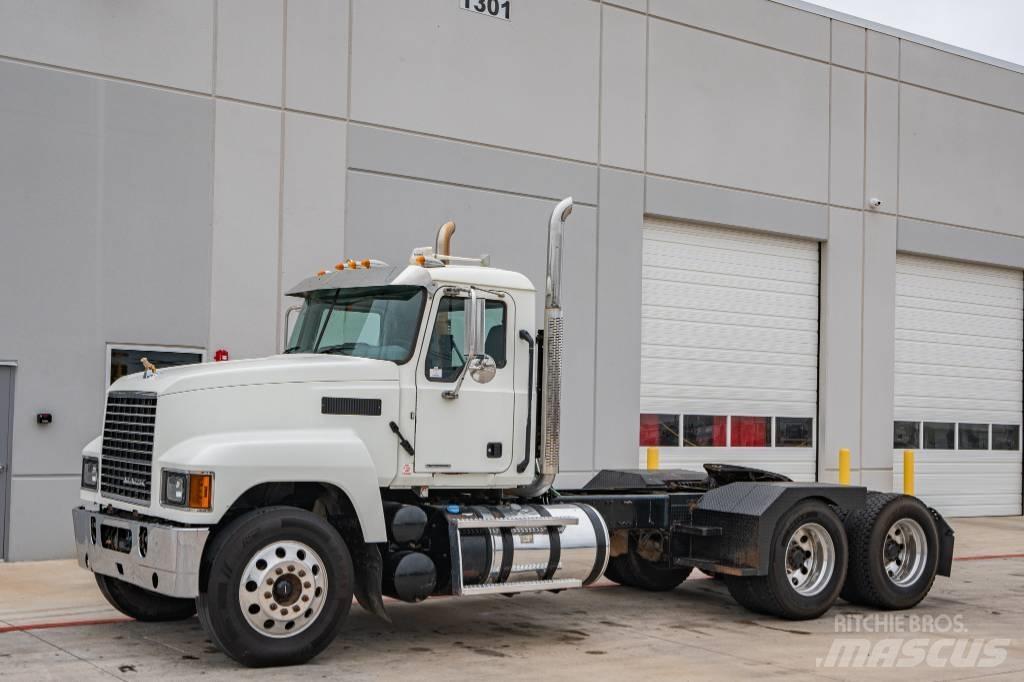 Mack Pinnacle Tractores (camiões)