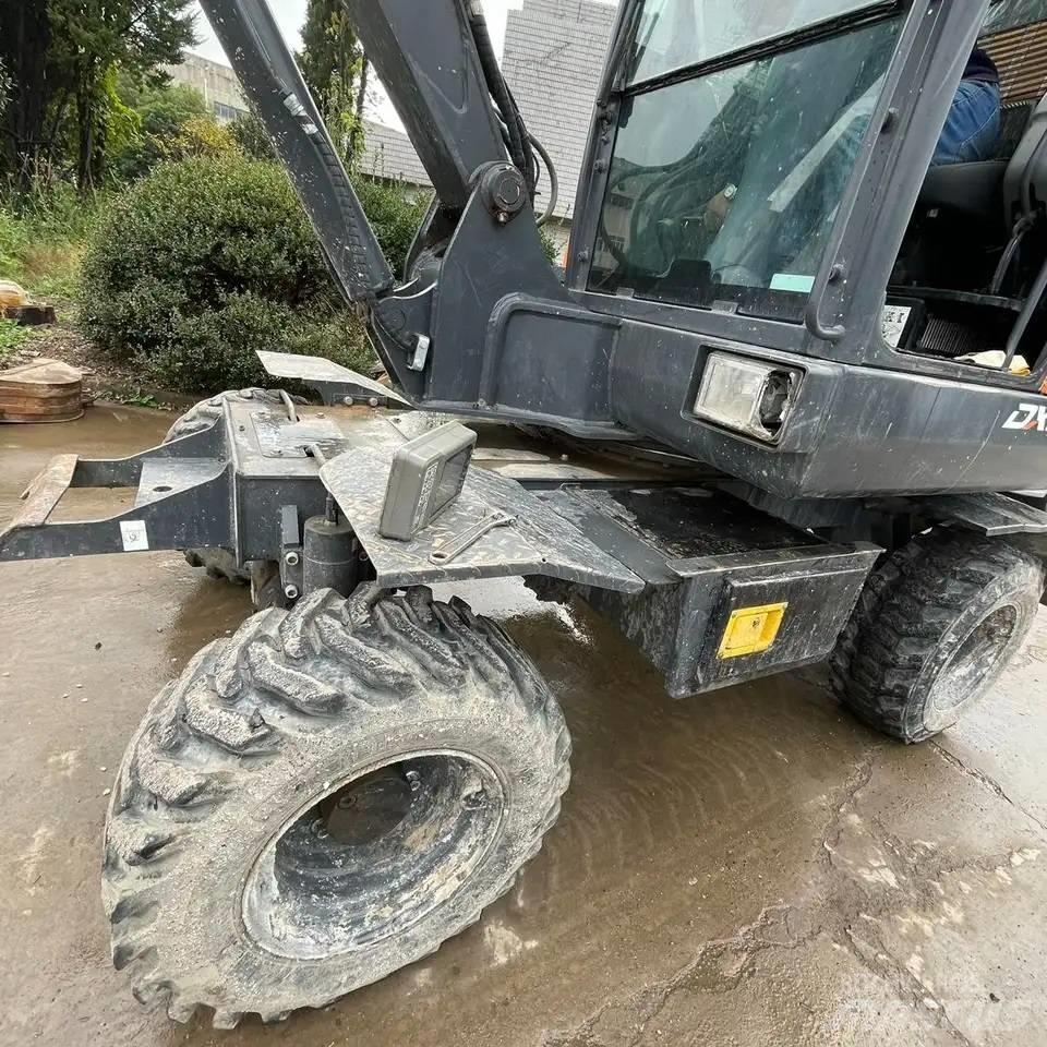 Doosan DX60W Escavadoras de rodas
