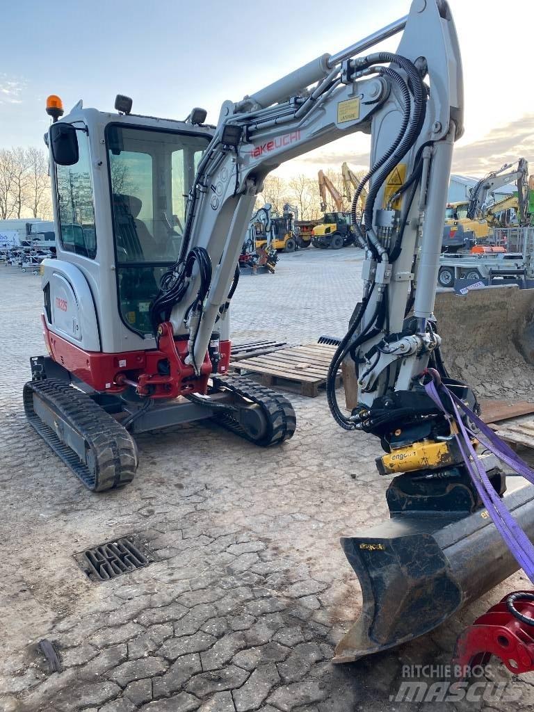 Takeuchi TB 225 Mini Escavadoras <7t