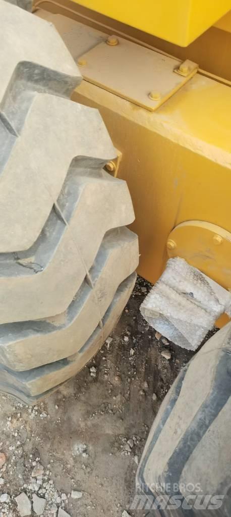 CAT 140 H Motoniveladoras