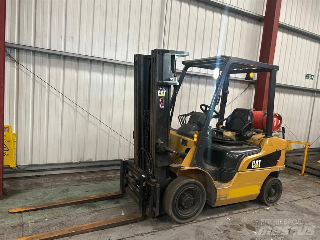 CAT GP25NT Empilhadores a gás