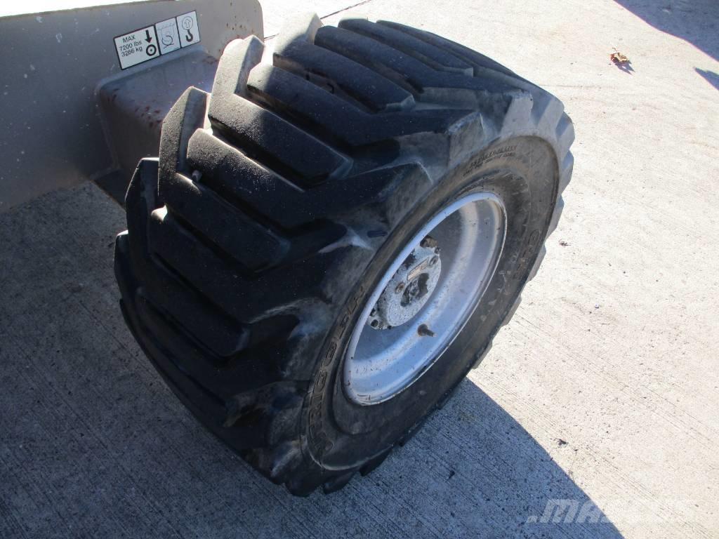 JLG 450 AJ (351) Plataformas de braço compactas auto-propulsão