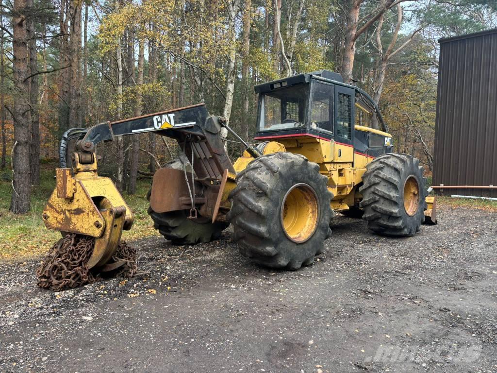 CAT 525B Skidder Rechegadores
